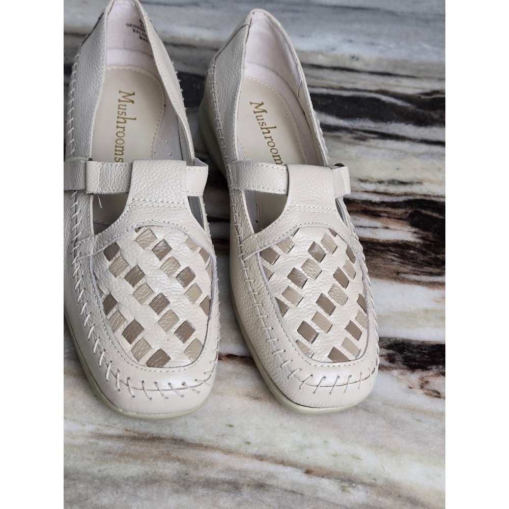 Mushrooms Womens 8M Cream Leather Woven Loafers Hook & Loop Flat‎ Shoes 84890